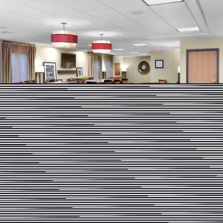 Hampton Inn Portage Bagian luar foto