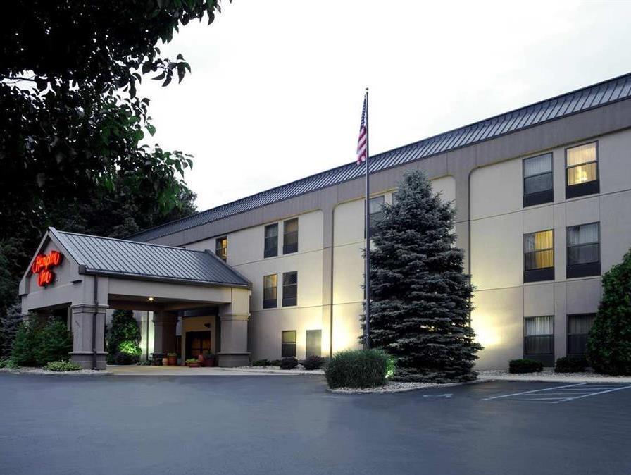 Hampton Inn Portage Bagian luar foto