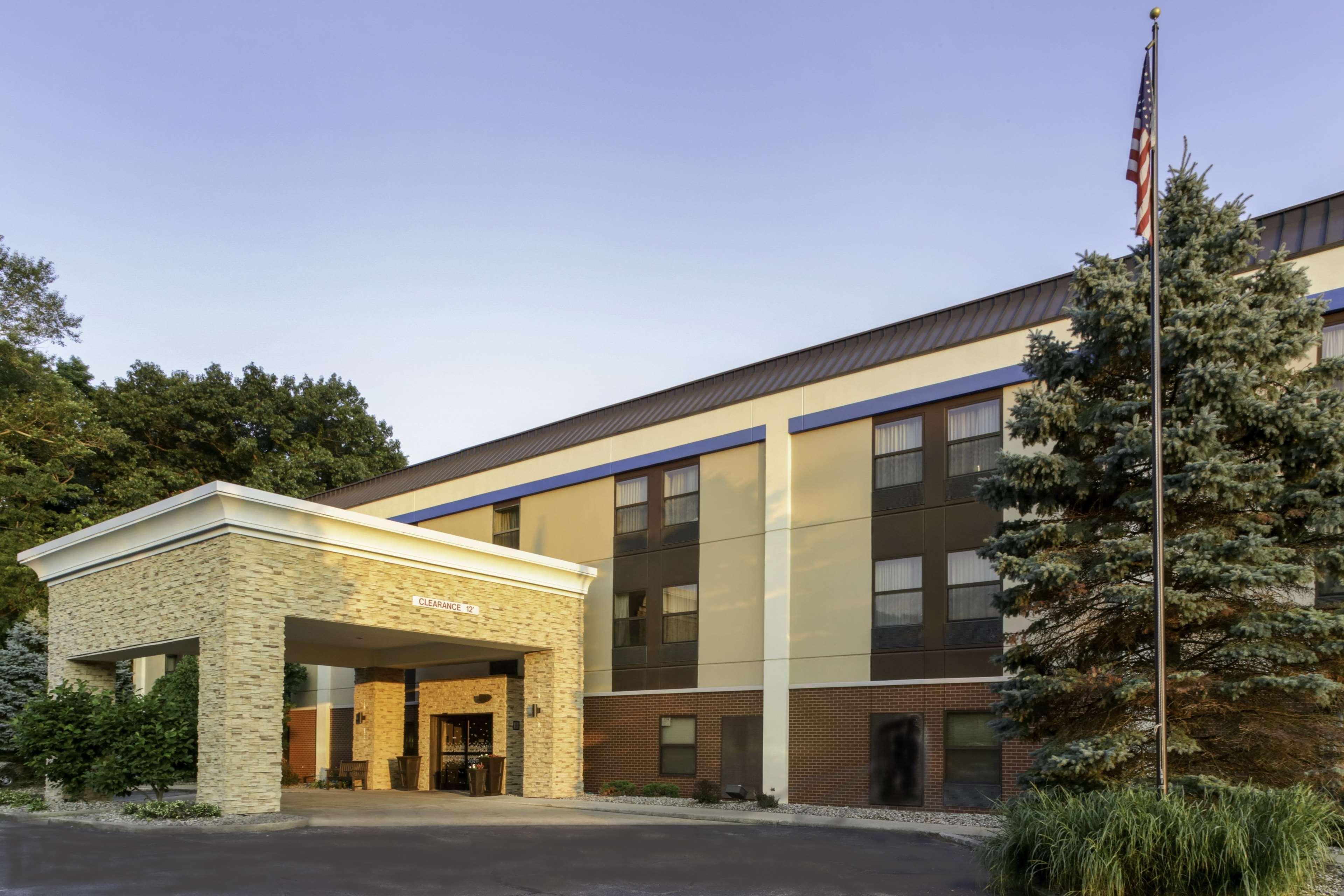 Hampton Inn Portage Bagian luar foto