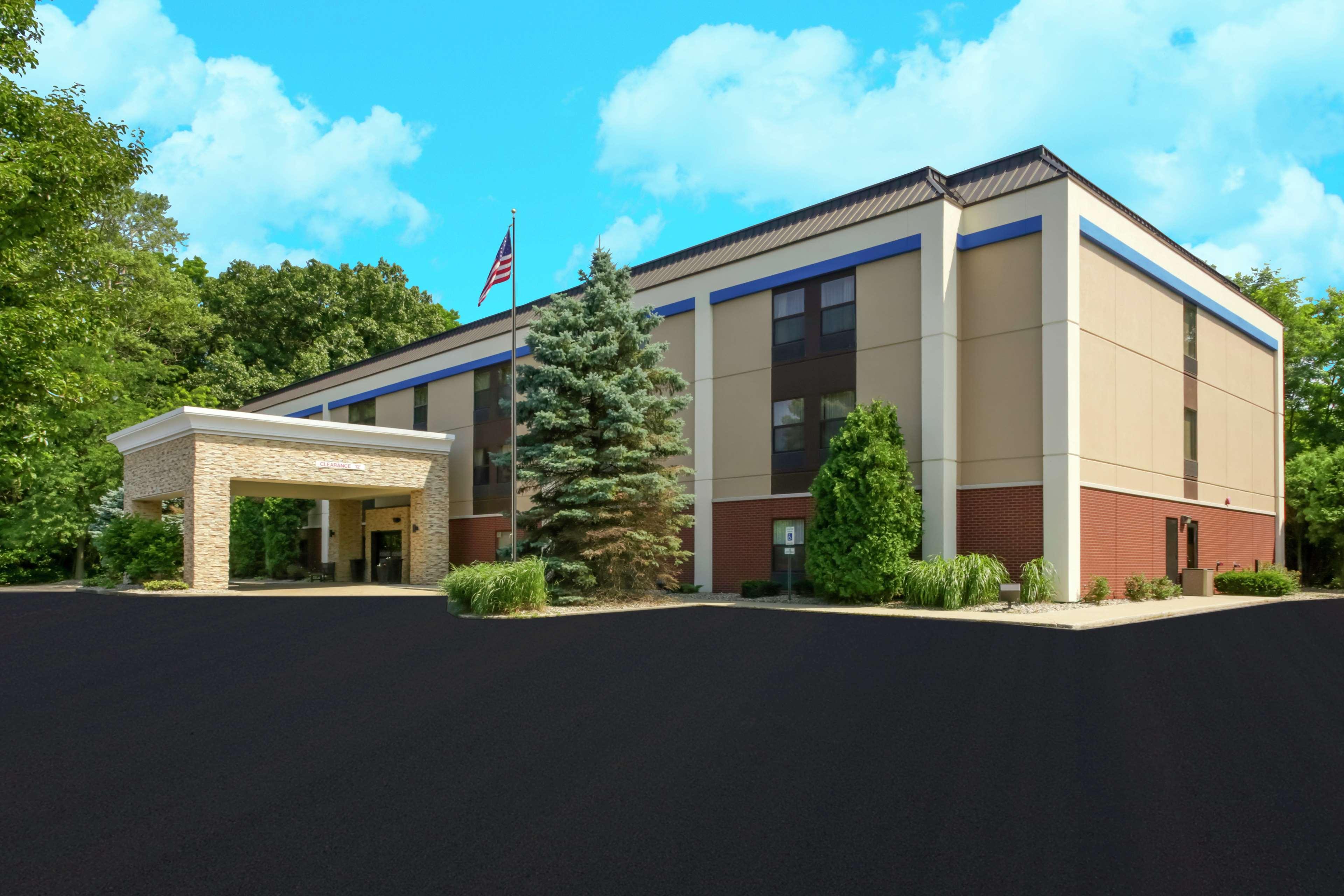Hampton Inn Portage Bagian luar foto