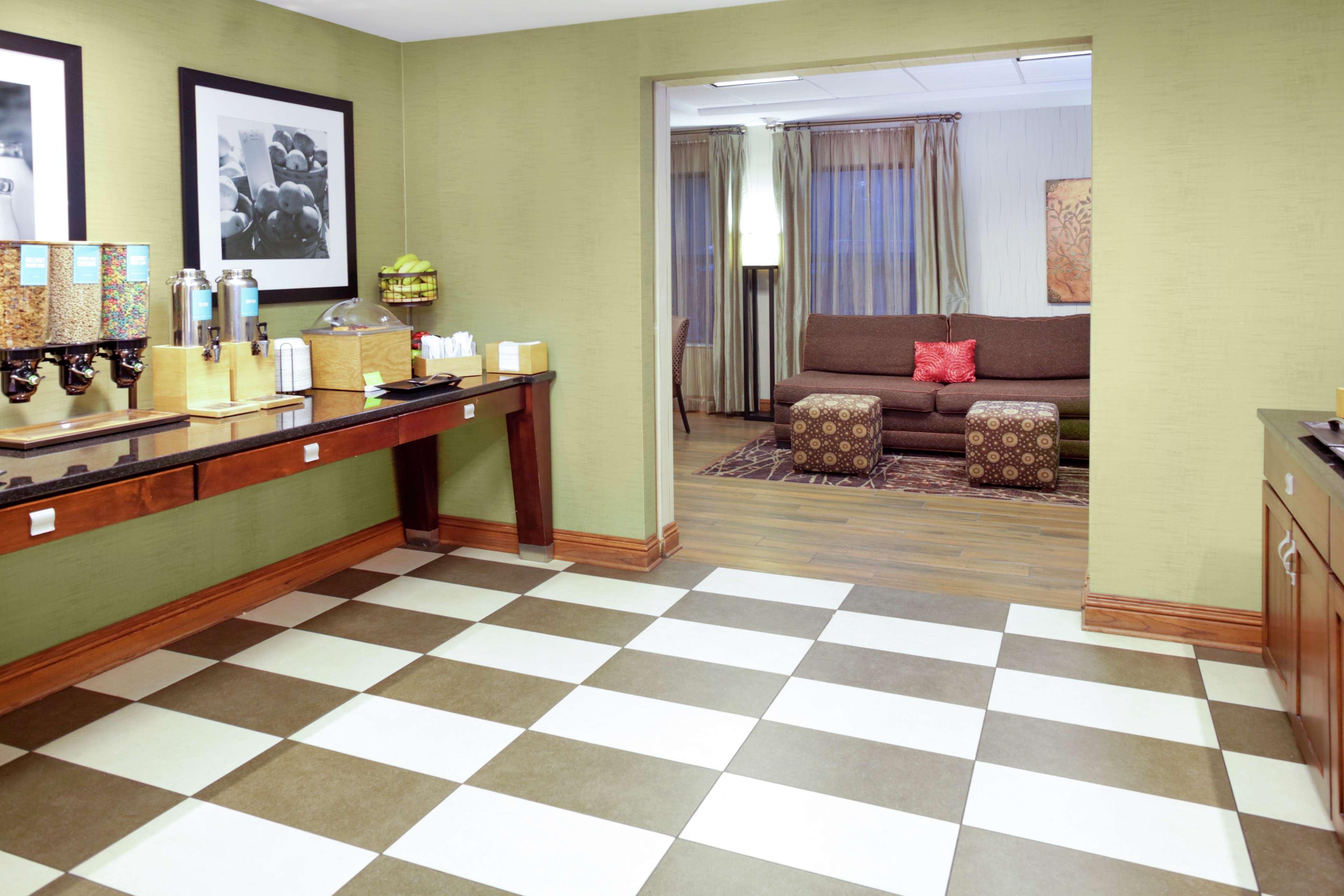 Hampton Inn Portage Bagian luar foto