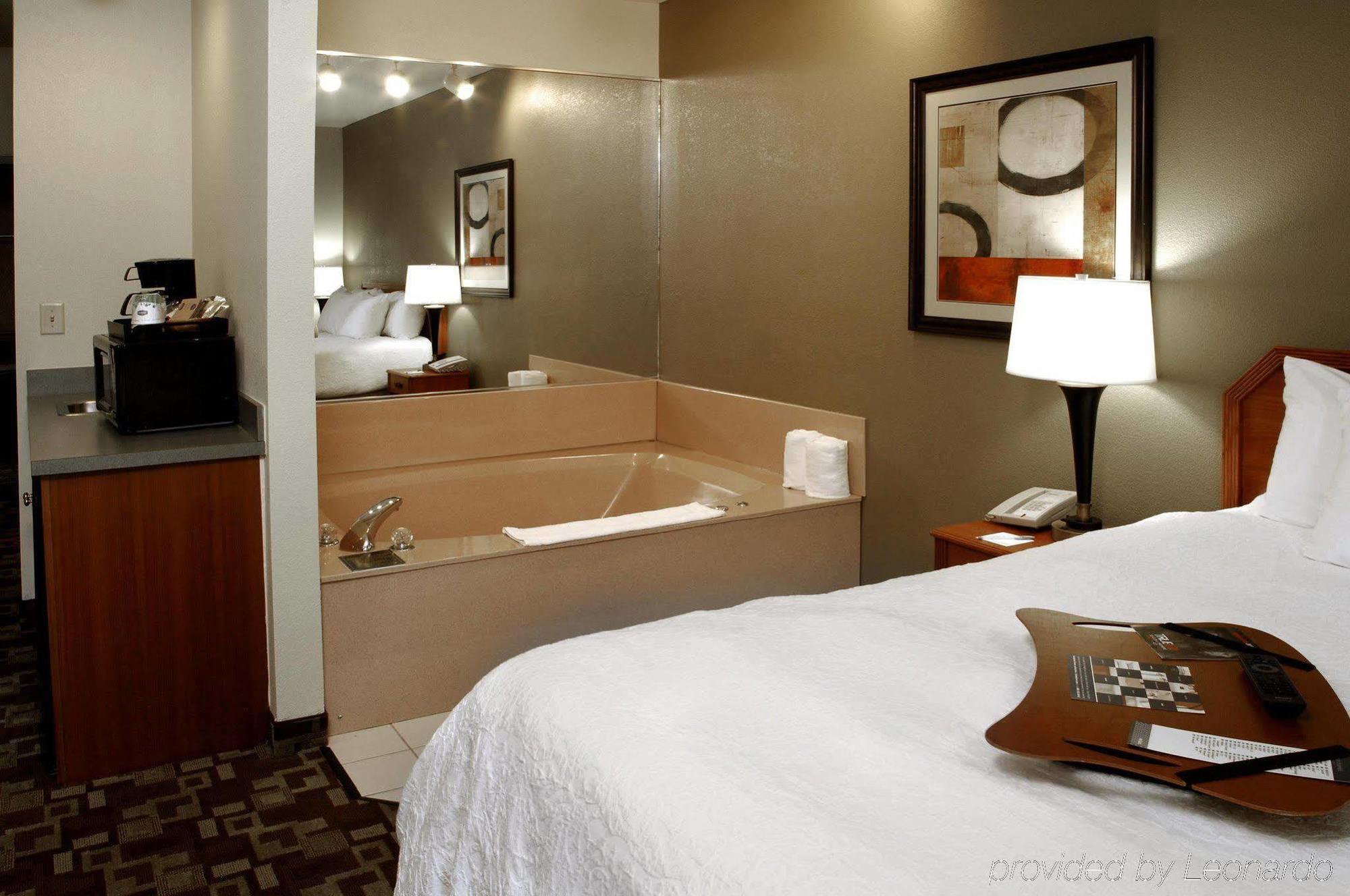 Hampton Inn Portage Bagian luar foto