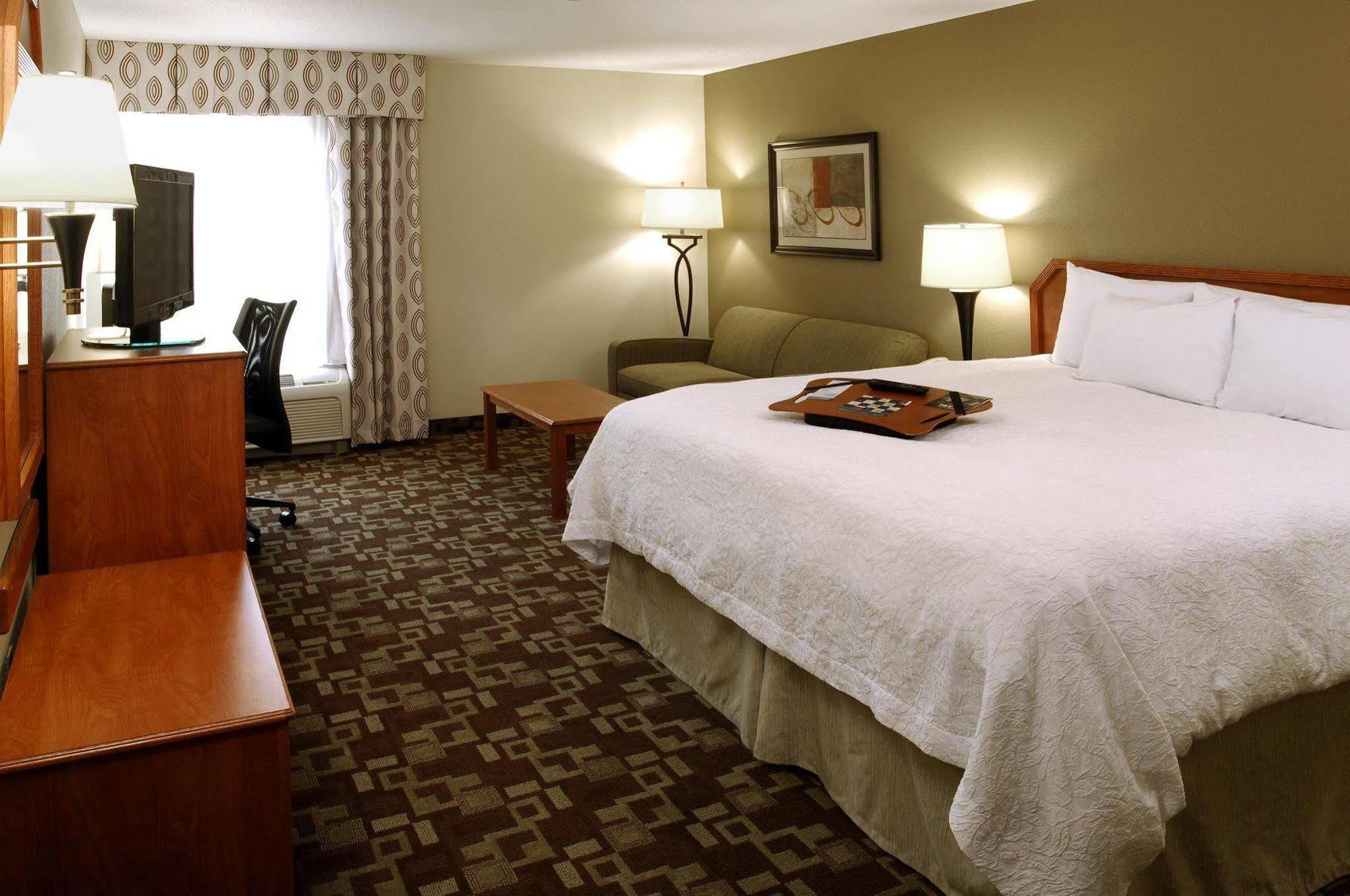 Hampton Inn Portage Bagian luar foto